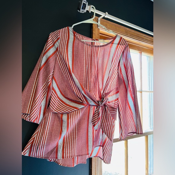 North&Main Flowy Grey and Red Top - Picture 6 of 6